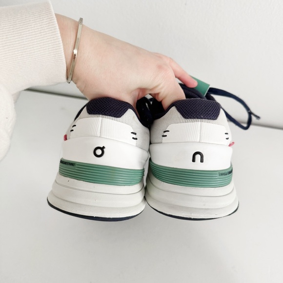 On The Roger Pro tennis shoes Women’s 8.5 - Picture 5 of 8